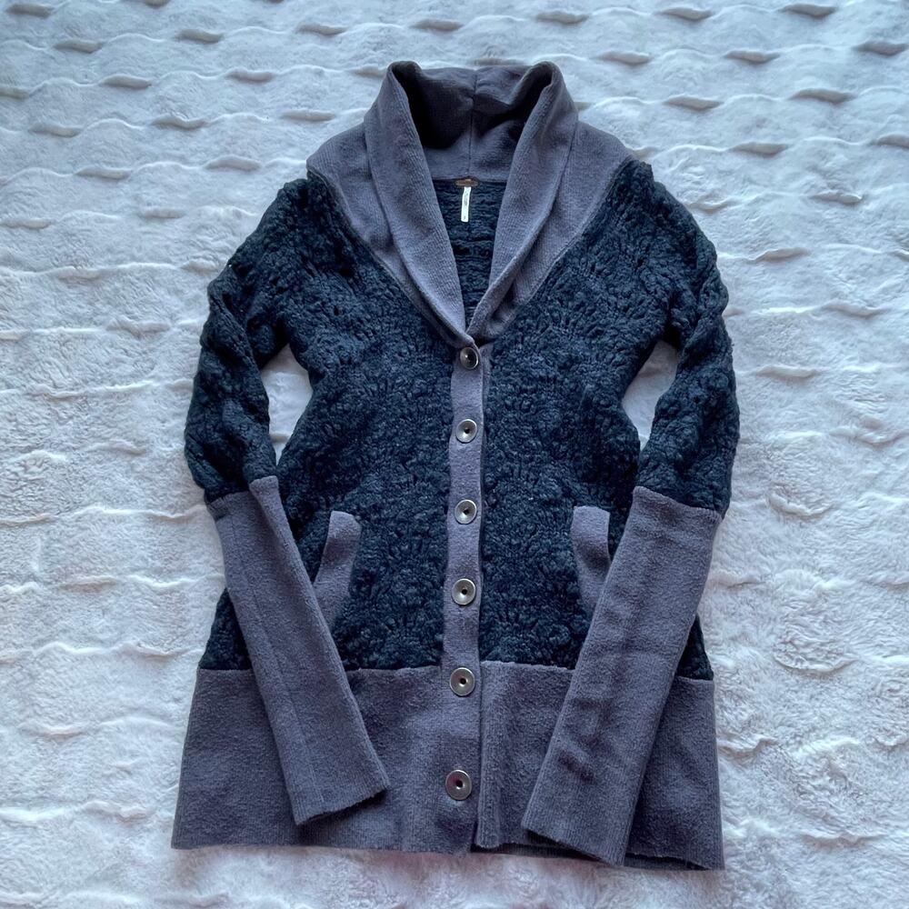 🔥Free People Chunky Knit Two tones Navy & Gray Shawl Neck Cardigan Sweater Sz S - Picture 8 of 16